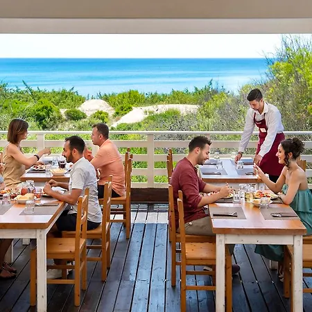 Semesteranläggning (resort) Calanè Village 4*